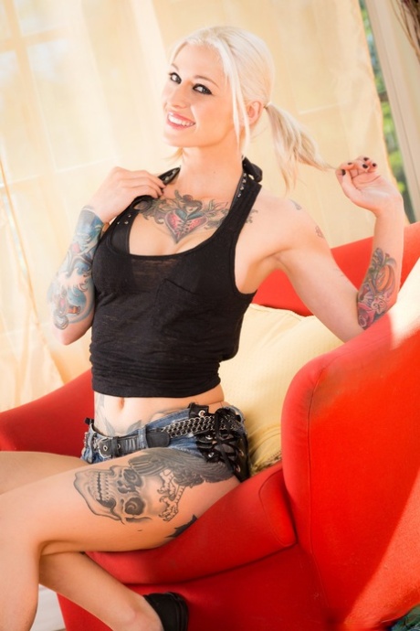 Kleio Valentien esclusiva della pornostar fotografie