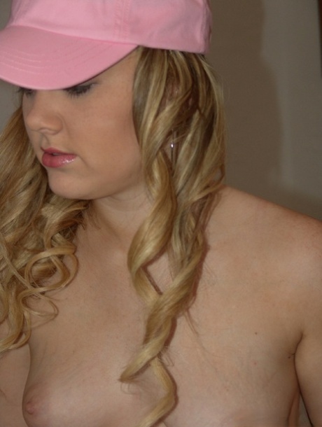 Amber Peach porno modello immagine