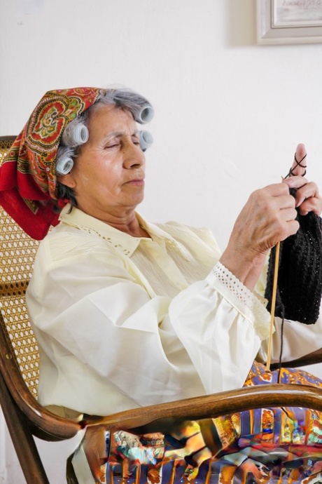 Tribbing bionda con grandi tette caldo bello galleria